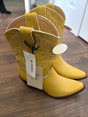 Idyllwind Yellow Leather Western Heeled Boots